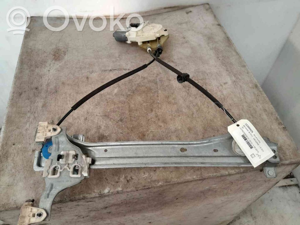 Renault Megane III Alzacristalli della portiera posteriore con motorino 