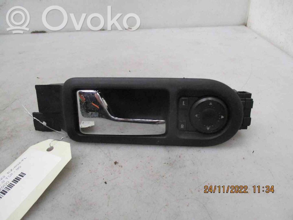 Volkswagen Golf IV Poignée inférieure de porte avant 