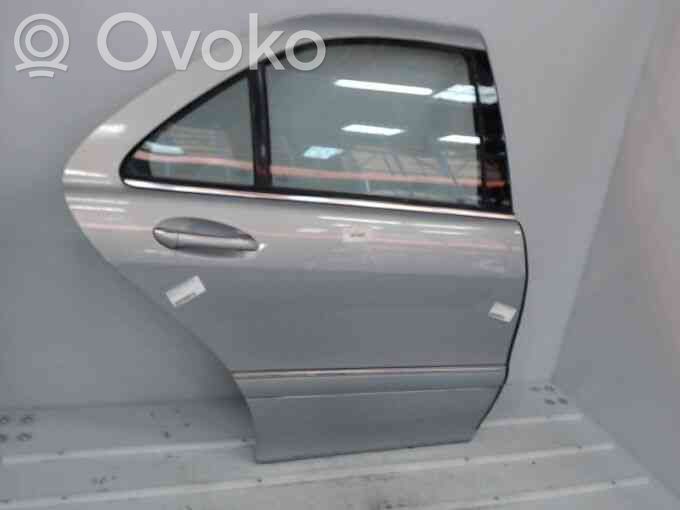 Mercedes-Benz S W220 Puerta trasera 