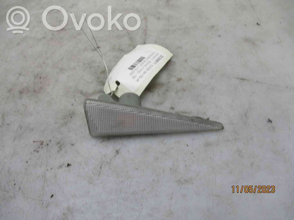 Kierunkowskaz błotnika przedniego   8200633416,22300671,2550384,VDMS4