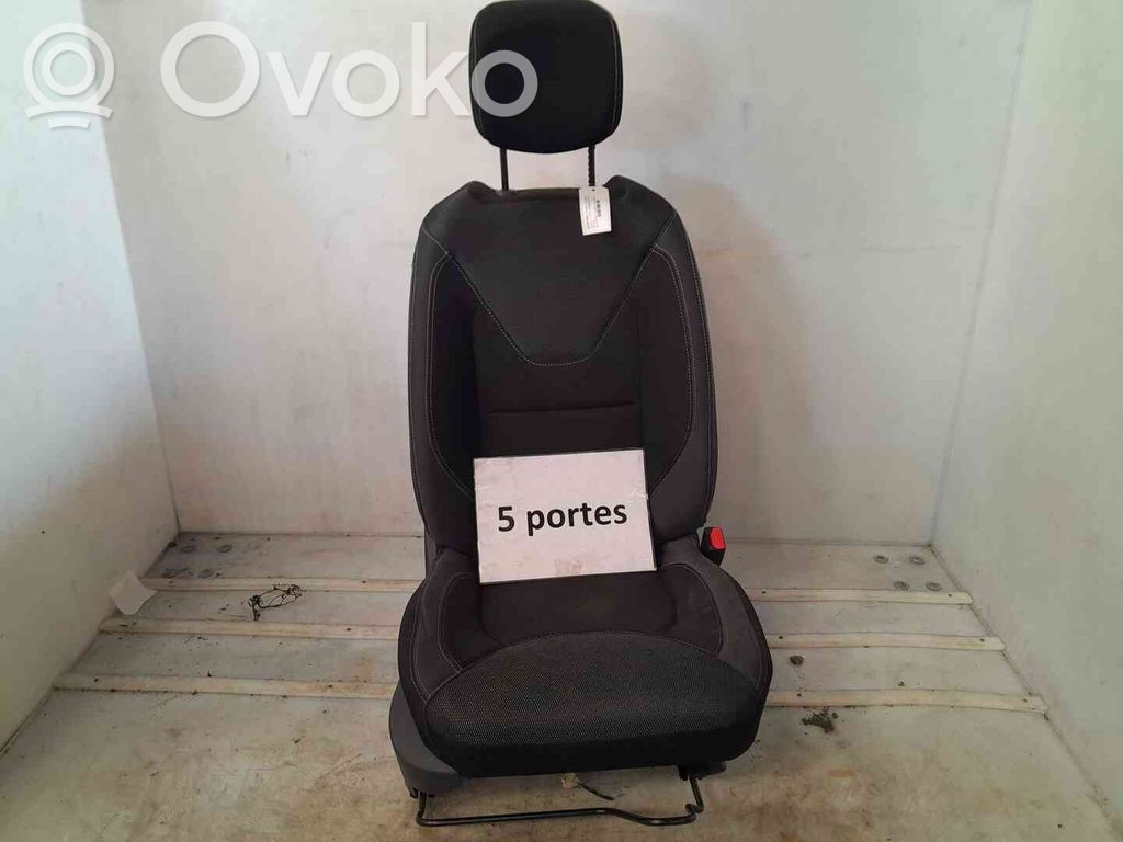 Renault Clio IV Etumatkustajan istuin 