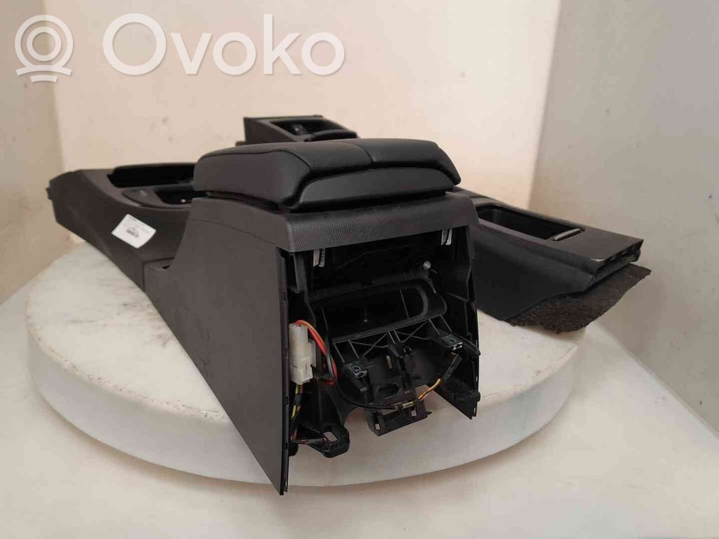 BMW M3 e92 Dashboard storage box/compartment 