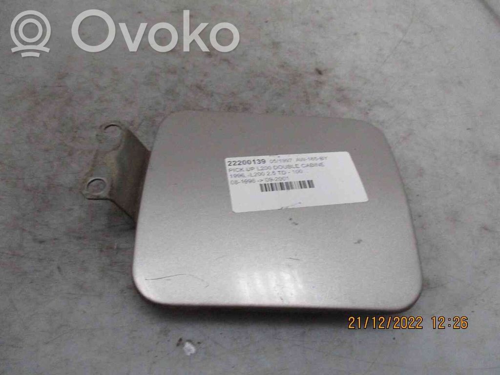 Mitsubishi L200 Sportello del serbatoio del carburante 