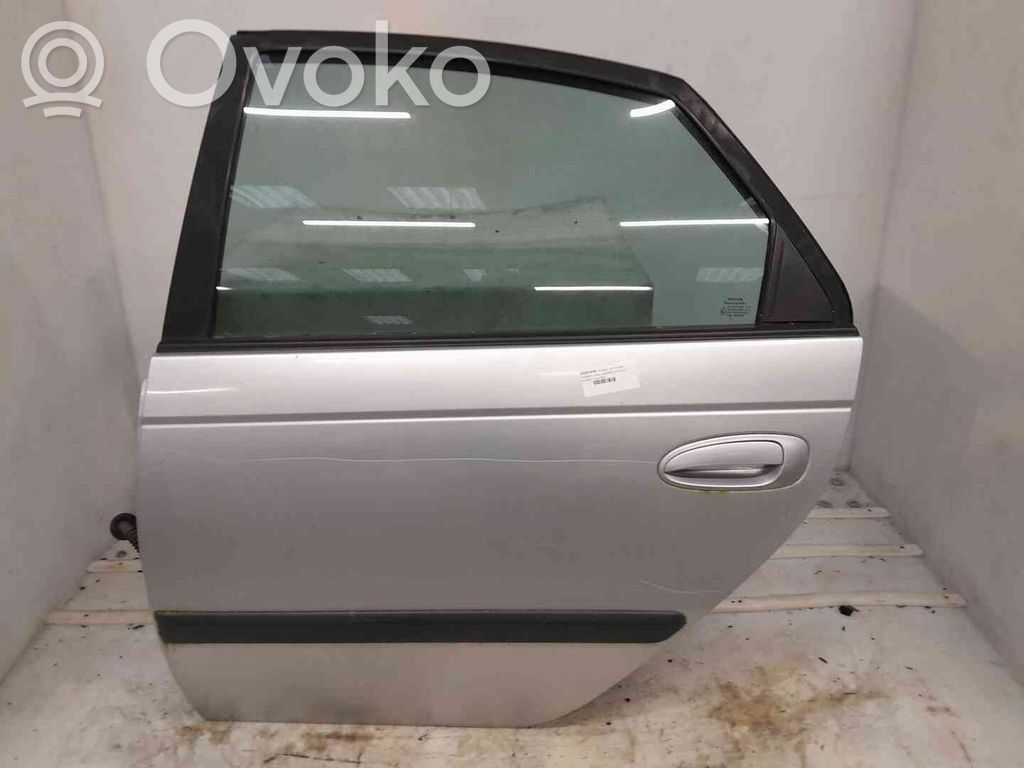 Toyota Harrier I XU10 Puerta trasera