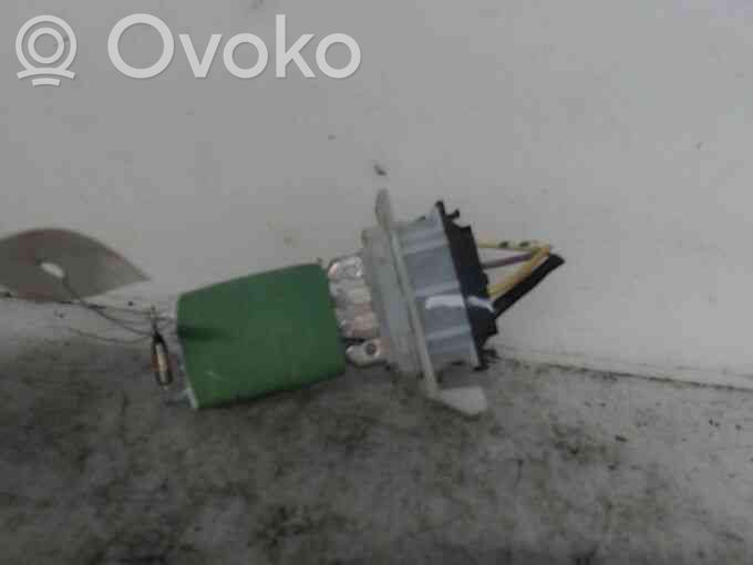 Peugeot 207 Rezystor / Opornik dmuchawy nawiewu 