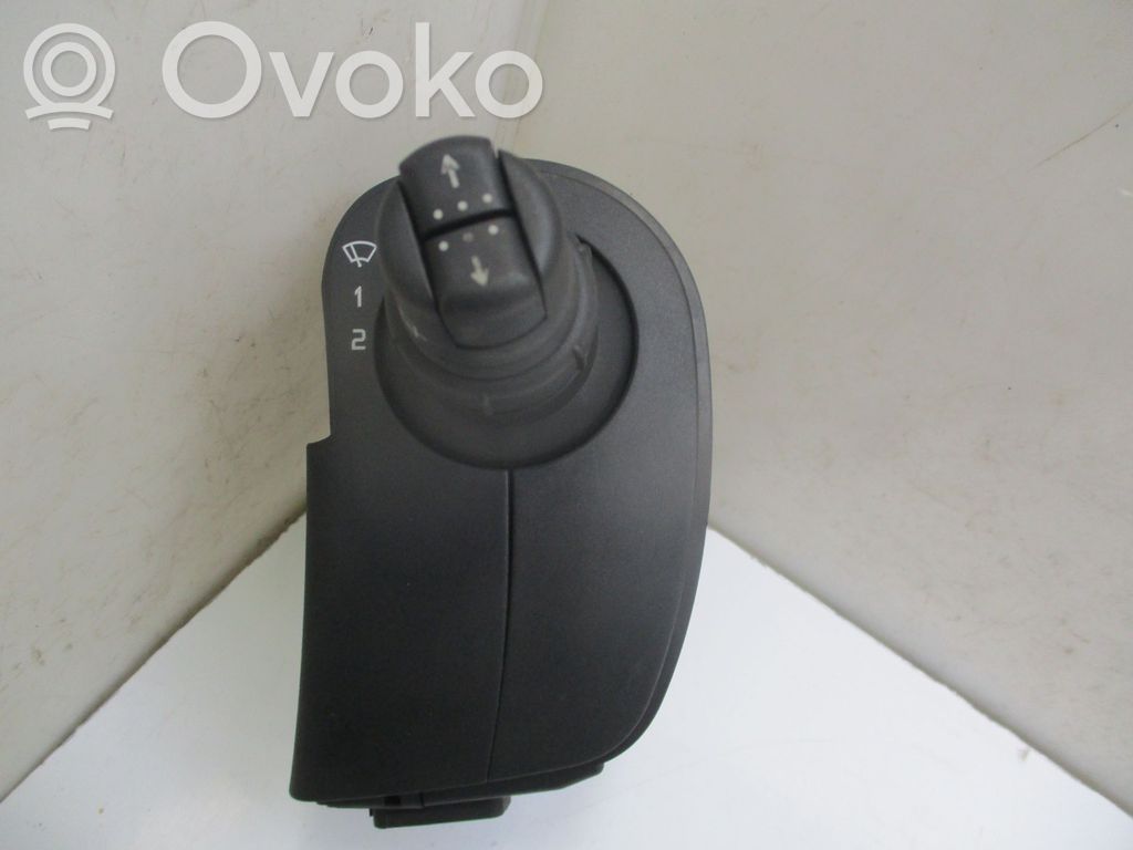 Renault Clio III Wiper control stalk 