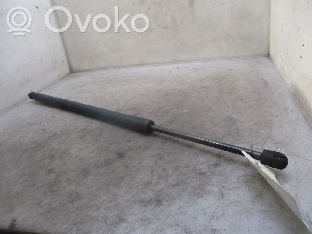 Amortyzator klapy tylnej bagażnika   689500WE90,22401657,5387736,VDMS4