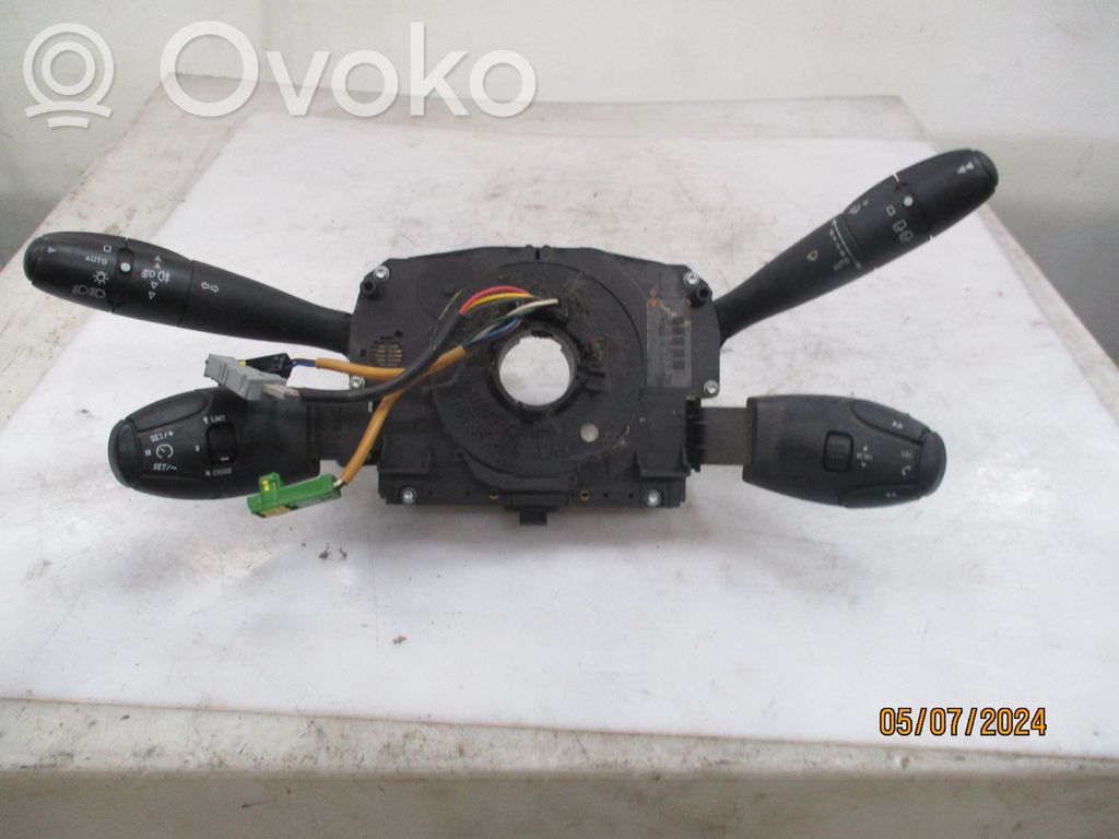 Peugeot 207 Interruptor/palanca de limpiador de luz de giro 