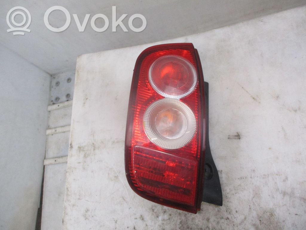 Nissan Micra Luz trasera/de freno 