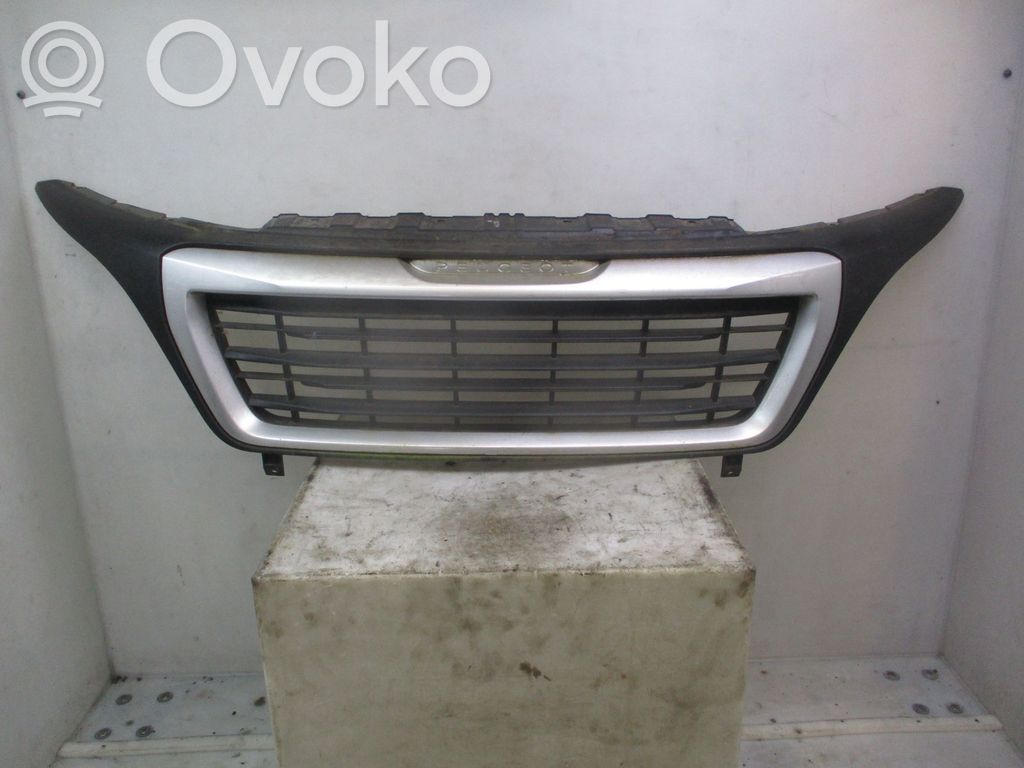 Peugeot Boxer Grille calandre supérieure de pare-chocs avant
