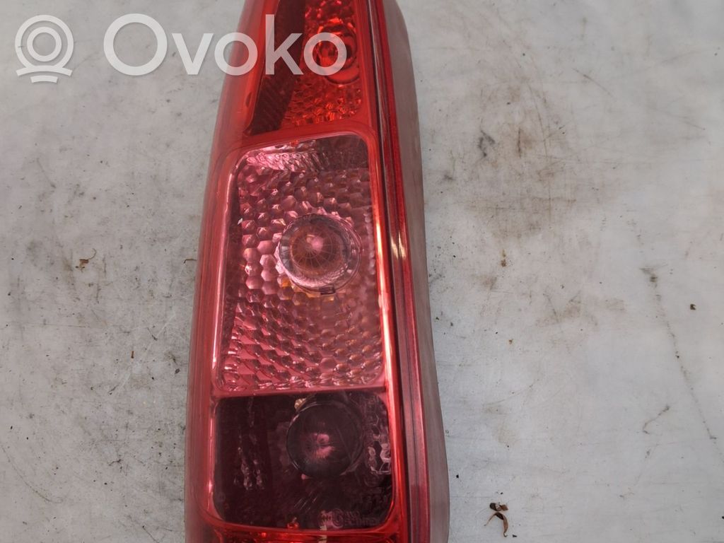 Peugeot 807 Lampă spate în caroserie 