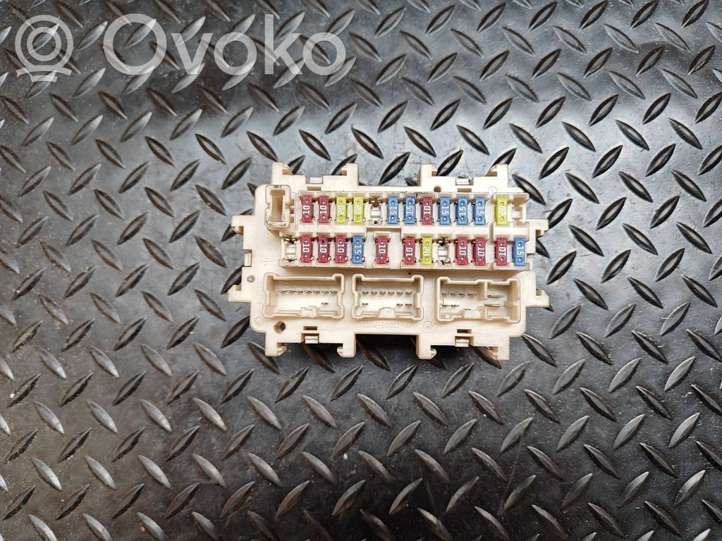 Renault Koleos I Fuse module 
