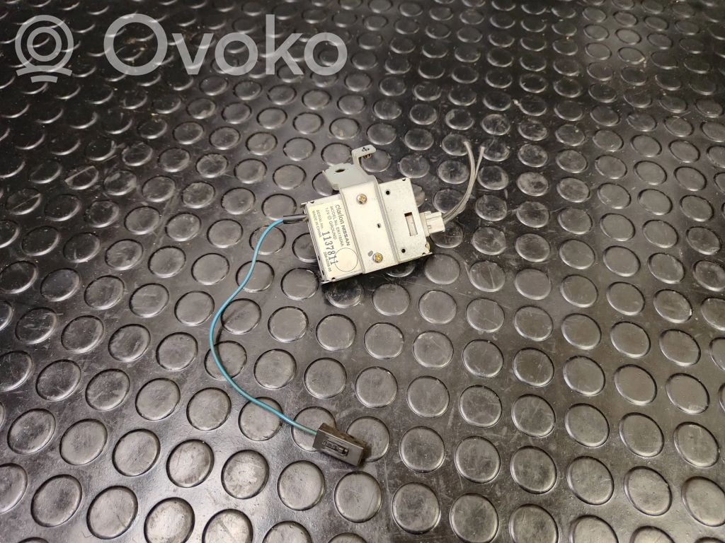 Nissan Pathfinder R51 Aerial antenna amplifier 
