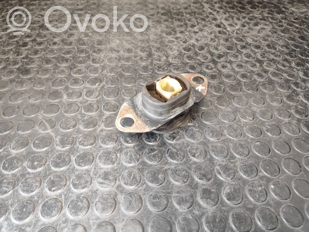 Renault Captur Engine mount bracket 
