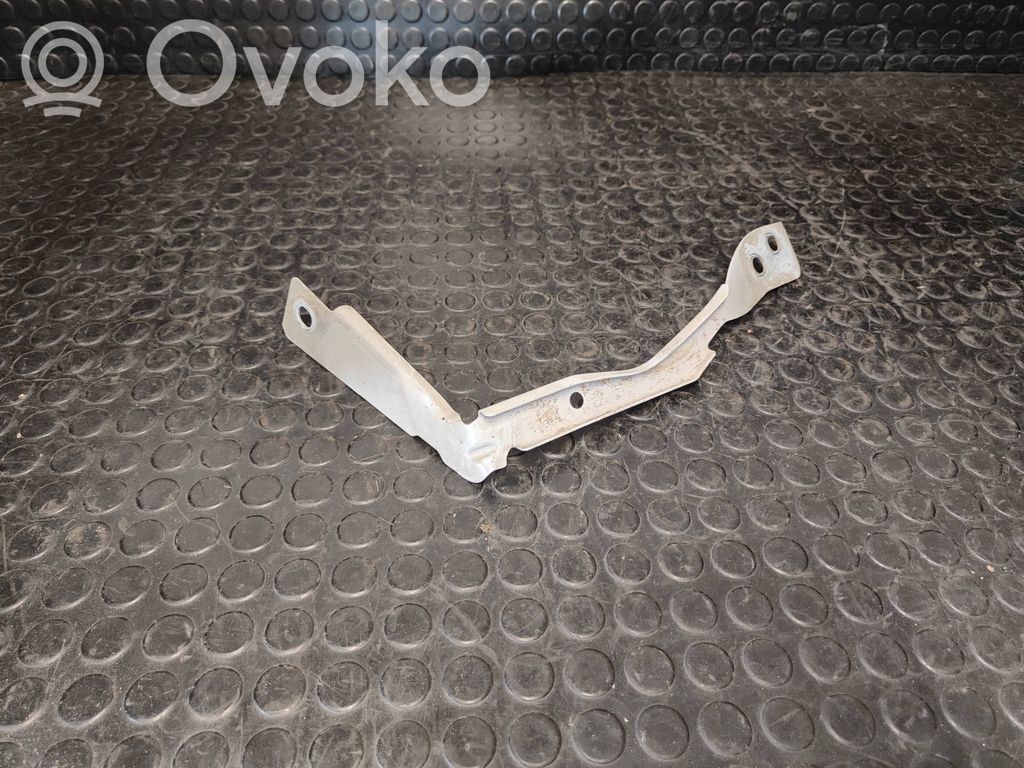 Renault Captur Halterung Kotflügel 