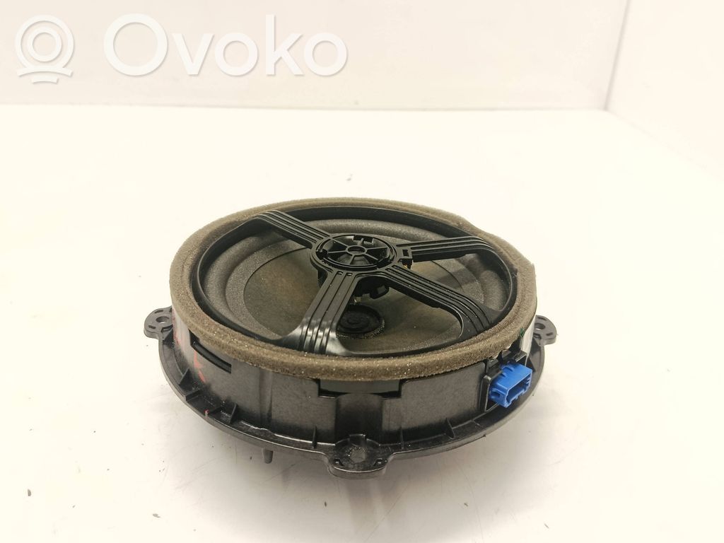 KIA Optima Takaoven kaiutin 
