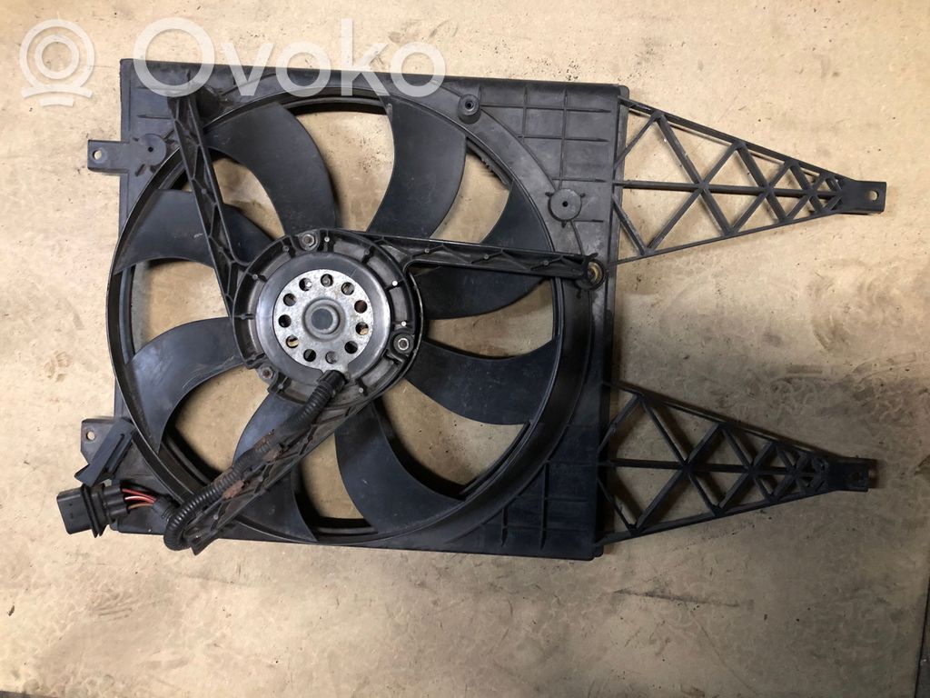 Skoda Fabia Mk1 (6Y) Elektryczny wentylator chłodnicy 