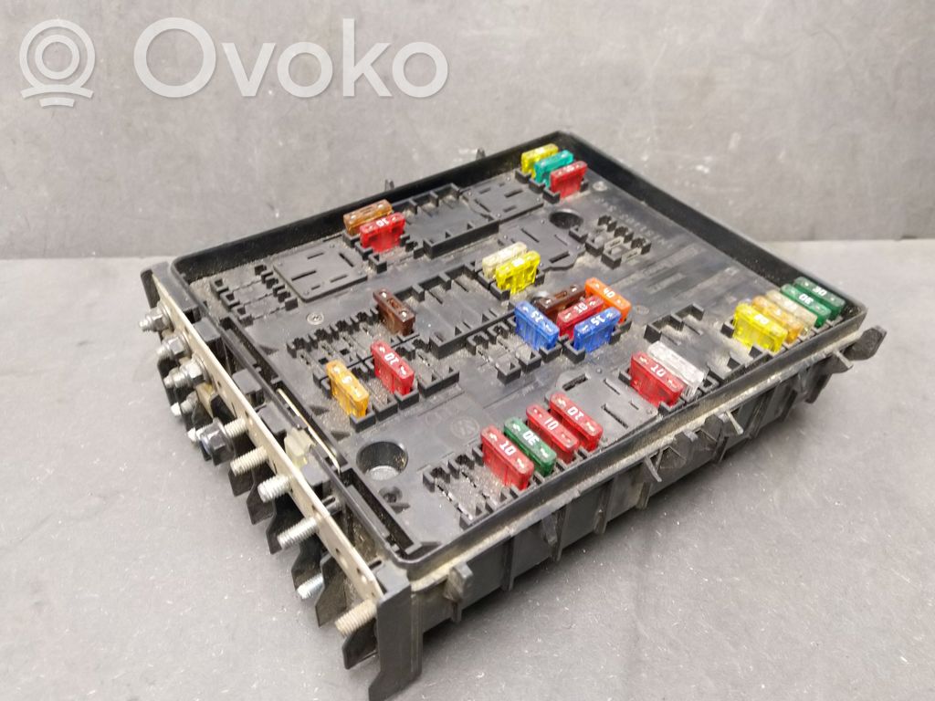 Volkswagen Golf V Drošinātāju bloks 