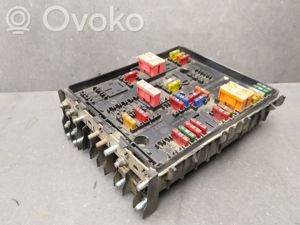 Volkswagen Golf Plus Drošinātāju bloks 