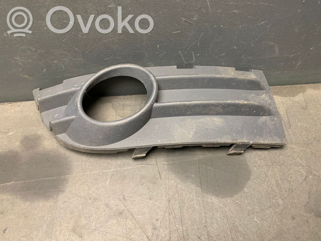 Volvo C30 Etusumuvalon ritilä 