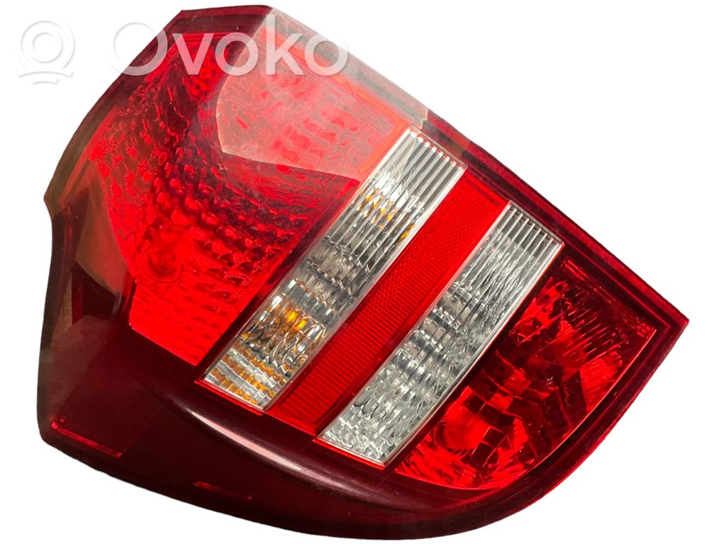 KIA Ceed Aizmugurējais lukturis virsbūvē 