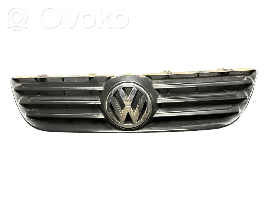 Volkswagen Polo IV 9N3 Etupuskurin ylempi jäähdytinsäleikkö 