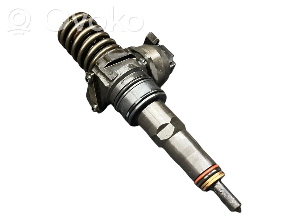 Volkswagen PASSAT B6 Inyector de combustible 