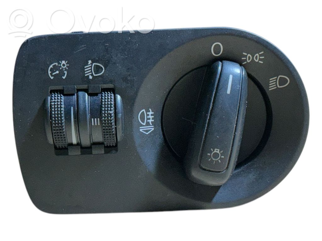 Audi A1 Light switch 