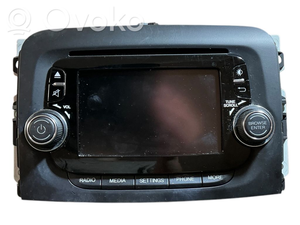 Fiat 500L Panel / Radioodtwarzacz CD/DVD/GPS 
