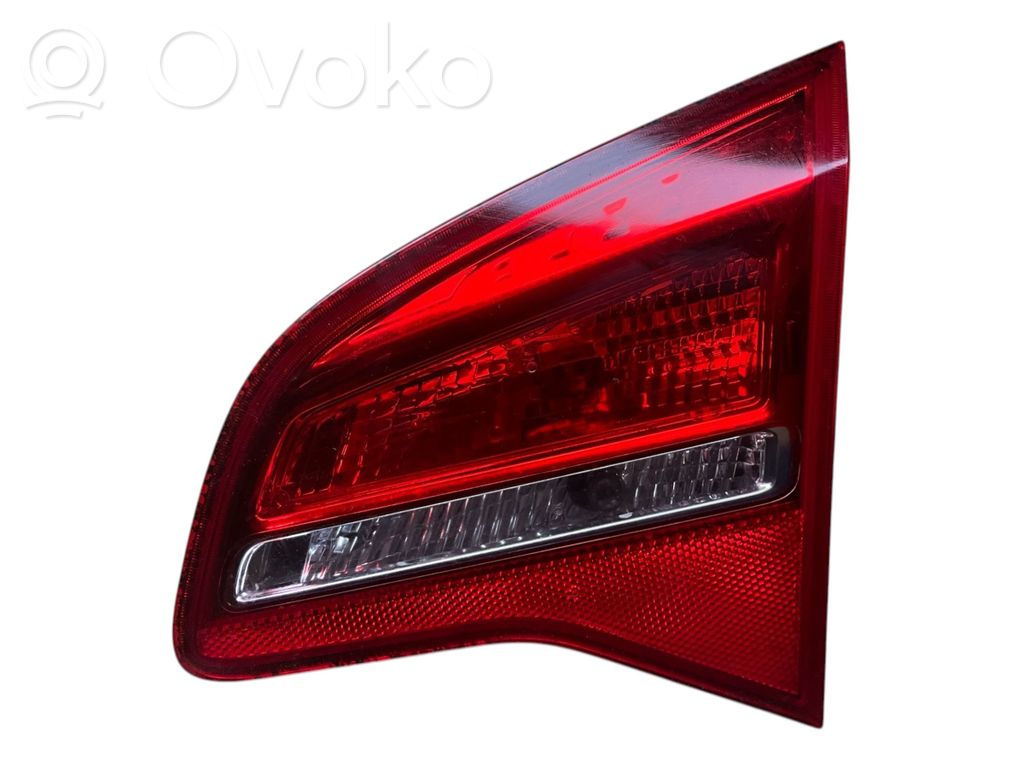 Opel Meriva B Lampy tylnej klapy bagażnika 