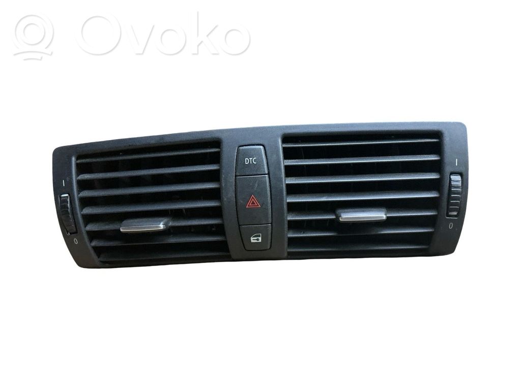 BMW 1 E81 E87 Centrinės oro grotelės 