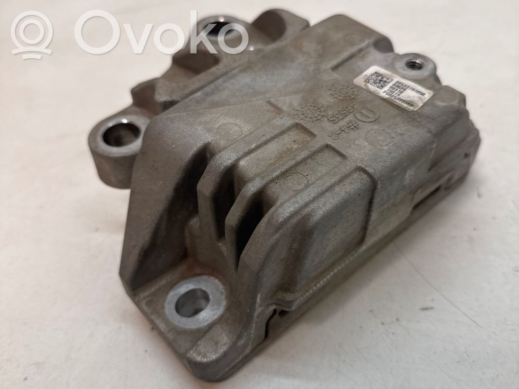 Jeep Compass Engine mount bracket 