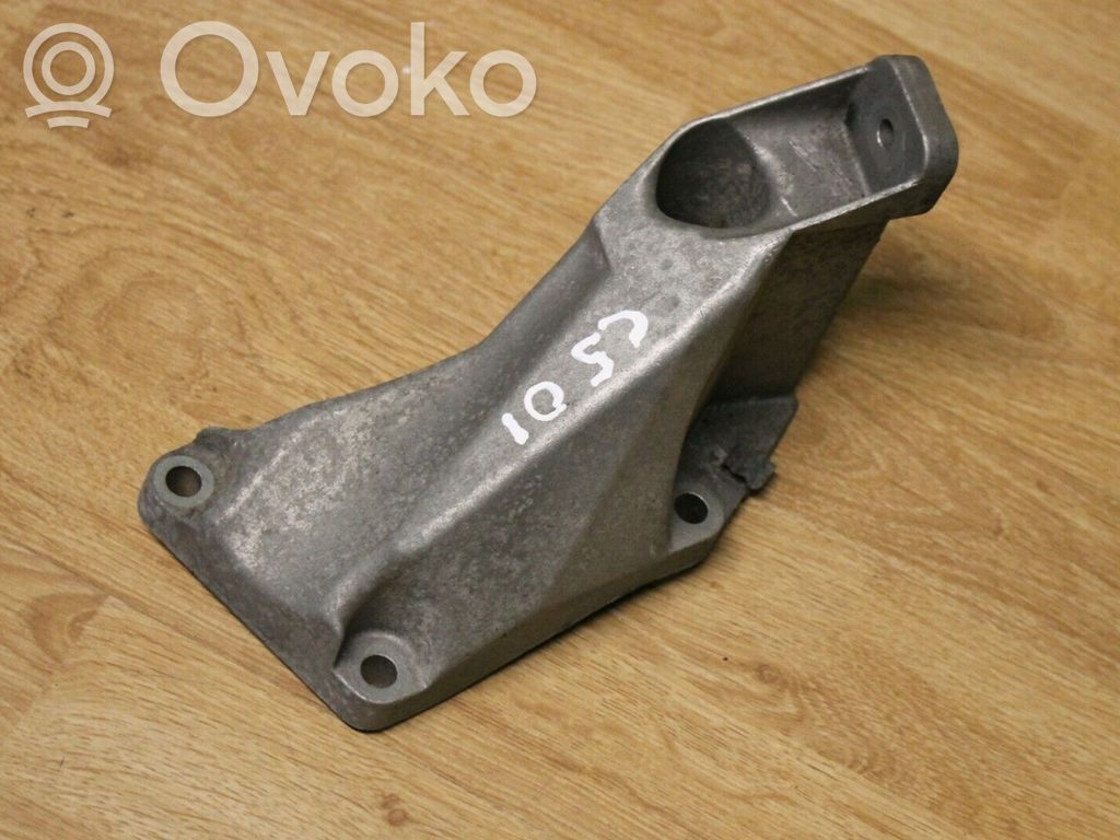 Engine mounting bracket   8D0199307P