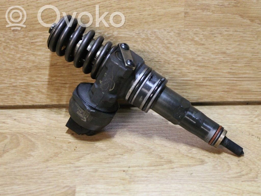 Inyector de combustible   045130073T