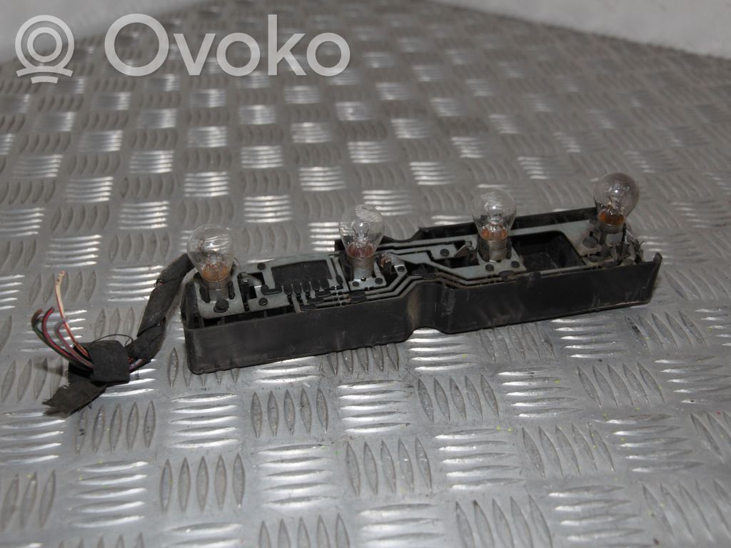 Volkswagen II LT Takavalon polttimon suojan pidike 