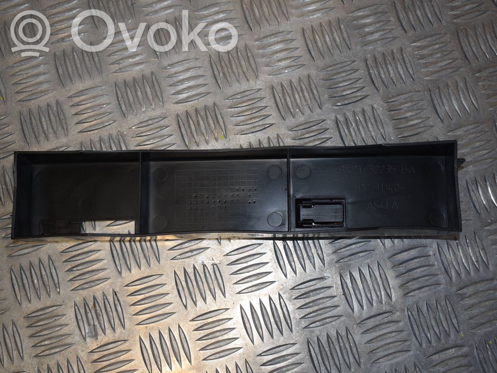 Dangtis akumuliatoriaus dėžės   BK2T32235BA,AS4FA