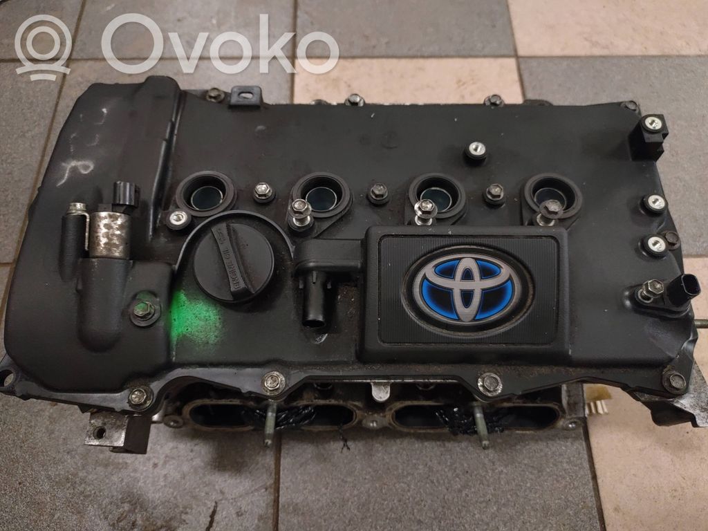 Toyota C-HR I Engine head 