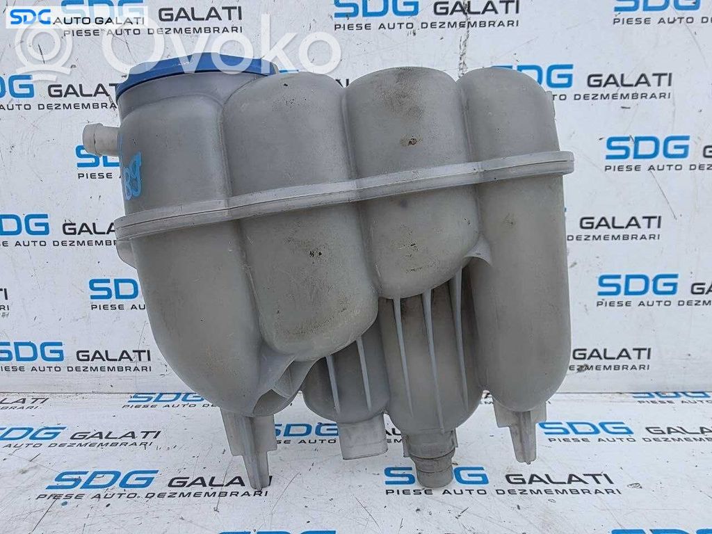 Audi A4 S4 B9 Ausgleichsbehälter Kühlwasser 