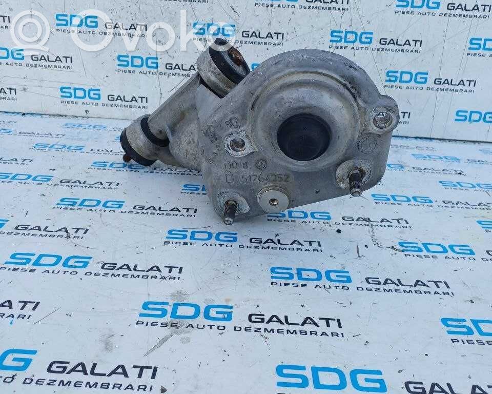 Alfa Romeo 147 Mocowanie amortyzatora przedniego osi tylnej