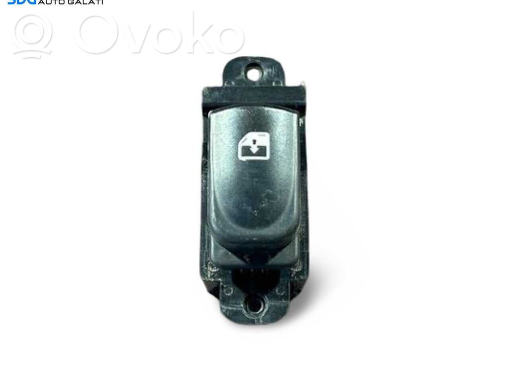Hyundai i20 (PB PBT) Interruptor del elevalunas eléctrico