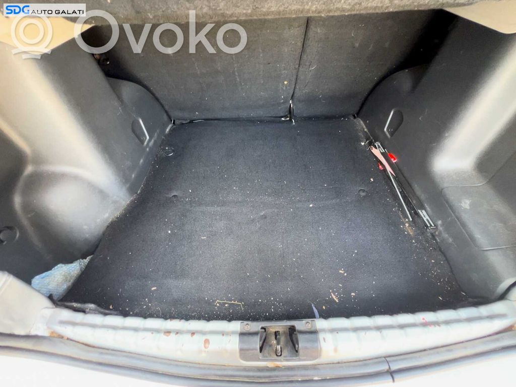 Dacia Duster Revestimiento de alfombra del suelo del maletero/compartimento de carga 