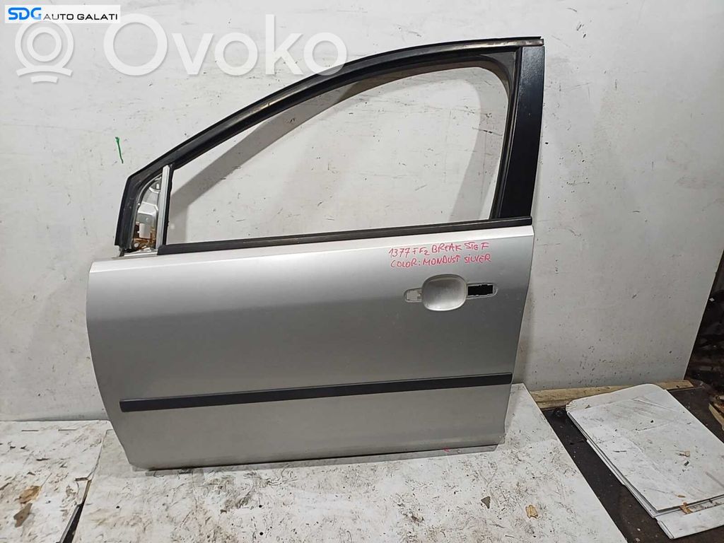 Ford Focus Дверь