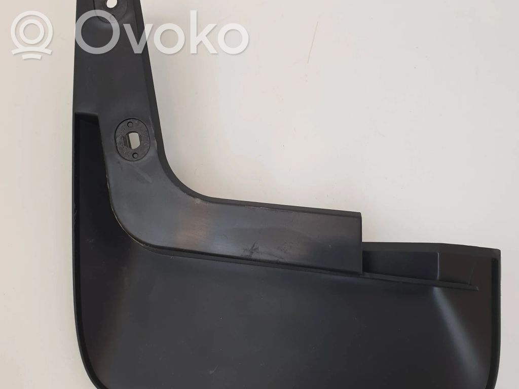 Toyota Corolla E160 E170 Takaroiskeläppä 