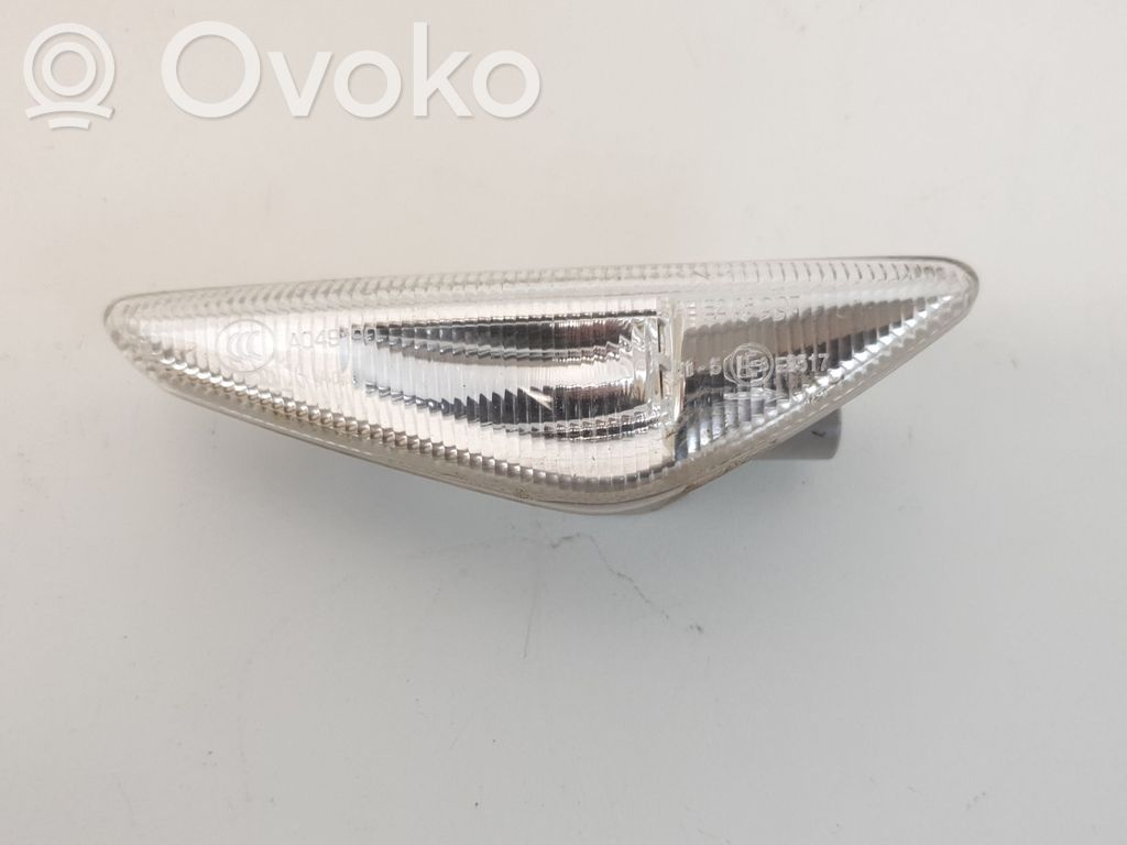 BMW X3 F25 Front fender indicator light 
