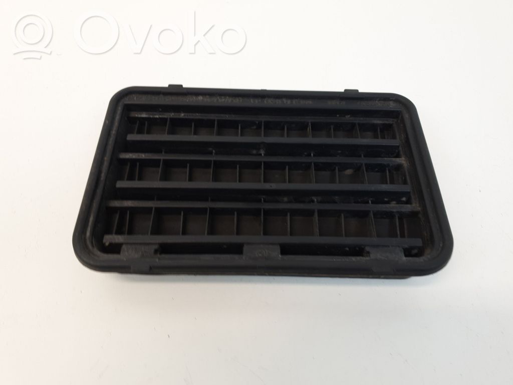 BMW X3 F25 Quarter panel pressure vent 