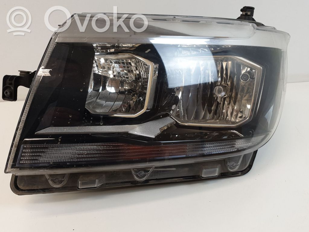 Volkswagen Crafter Lampa przednia 
