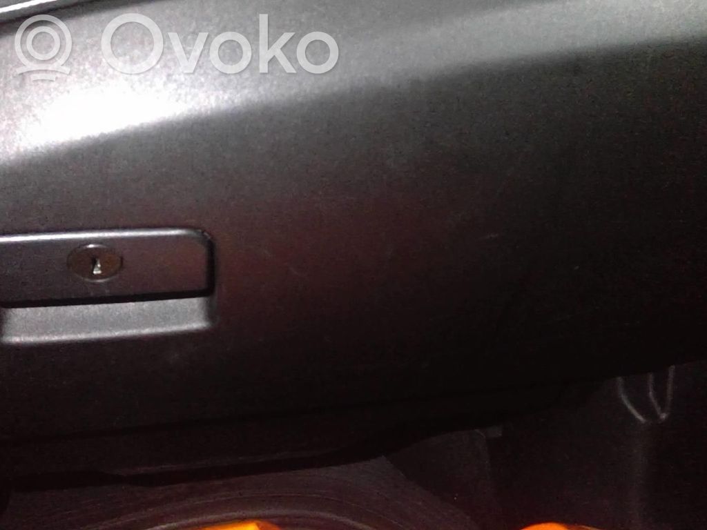 Peugeot 4007 Juego guantera 