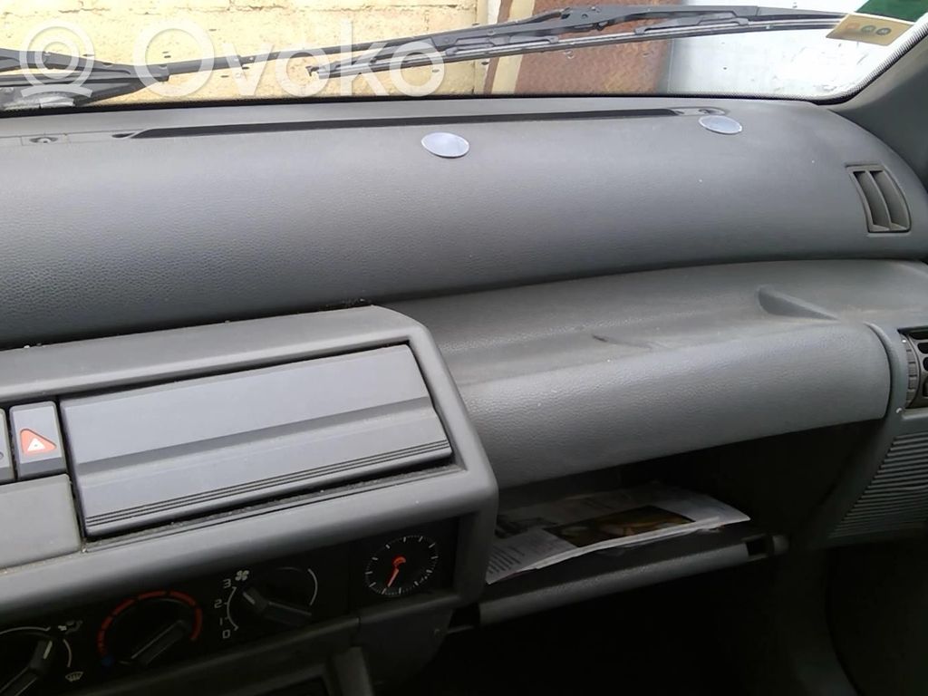 Renault Clio I Kojelauta 