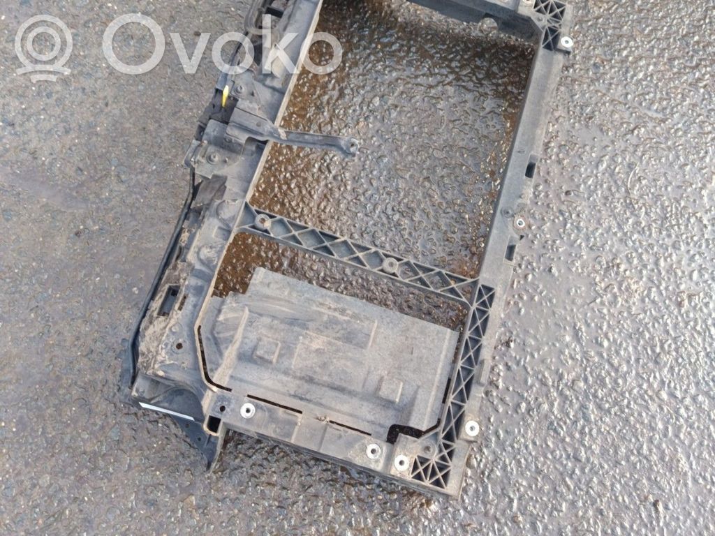 Ford Fiesta Radiatoru paneļa augšējā daļa (televizors) 