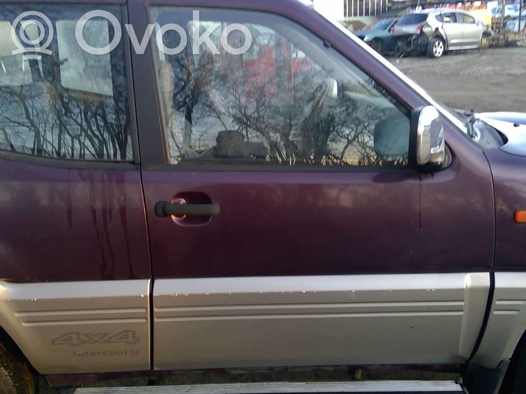 Nissan Terrano Puerta delantera 